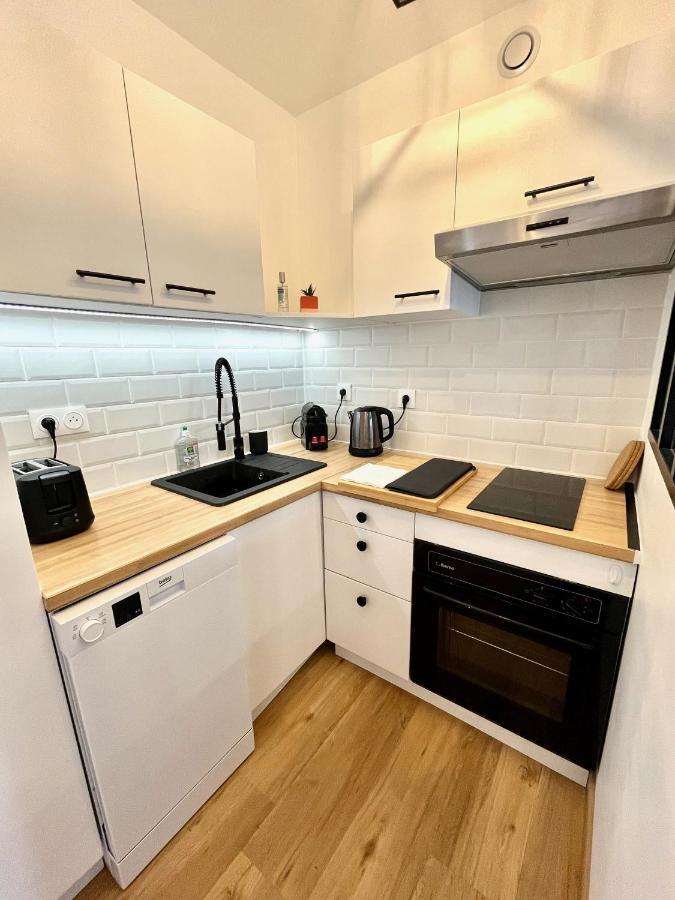 Studio Avec Grande Terrasse Et Parking Privatifs Caen Exterior photo